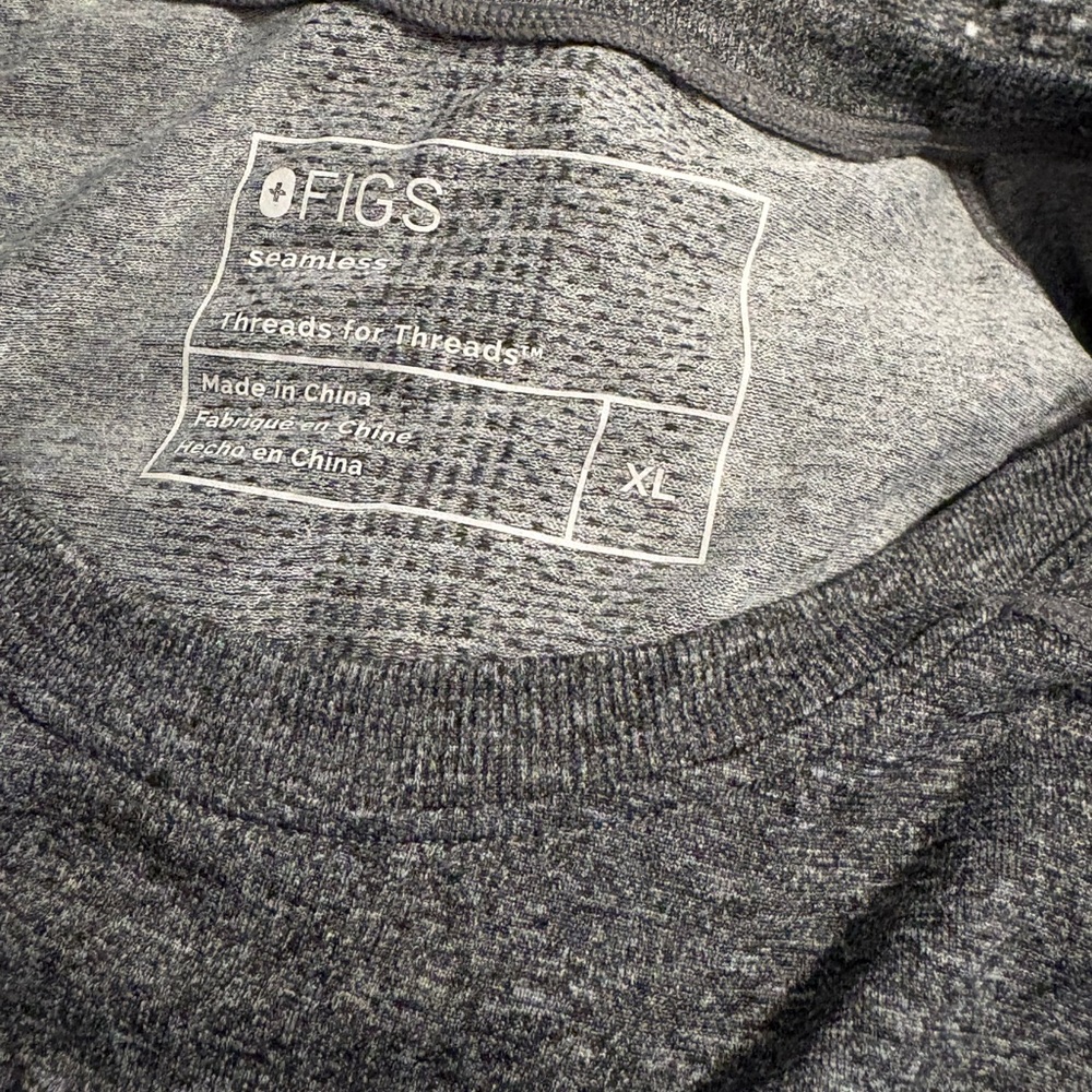 Figs Grey Salta - Women's Long Sleeve Performance Tee - Picture 3 of 5